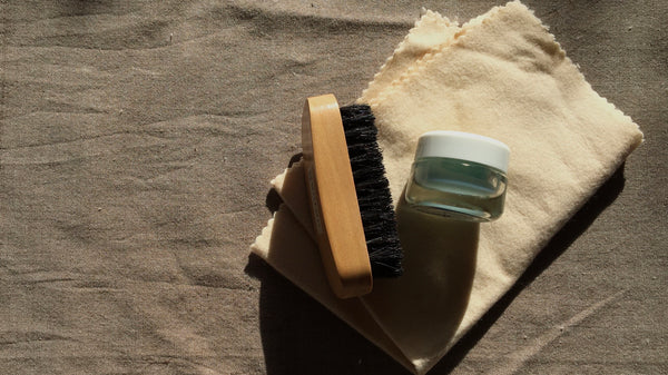 これだけでOK!じつはとても簡単な革のケア