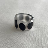 ガラスのボリュームリング/黒ドットa