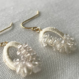 実り ピアス(クォーツ) ivory