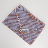 (限定) ギョウザ型巾着 スラッシュキルト ライトブルー